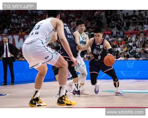 广州篮球队中路突破战术解析与应用探讨